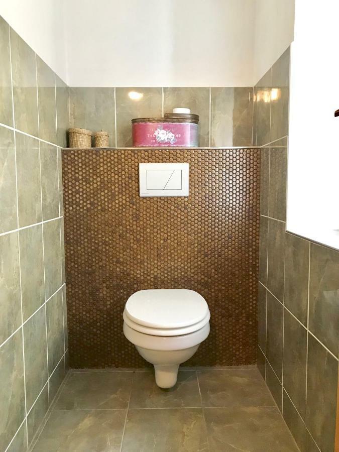 Budyne Apartment Budyne nad Ohri Екстериор снимка