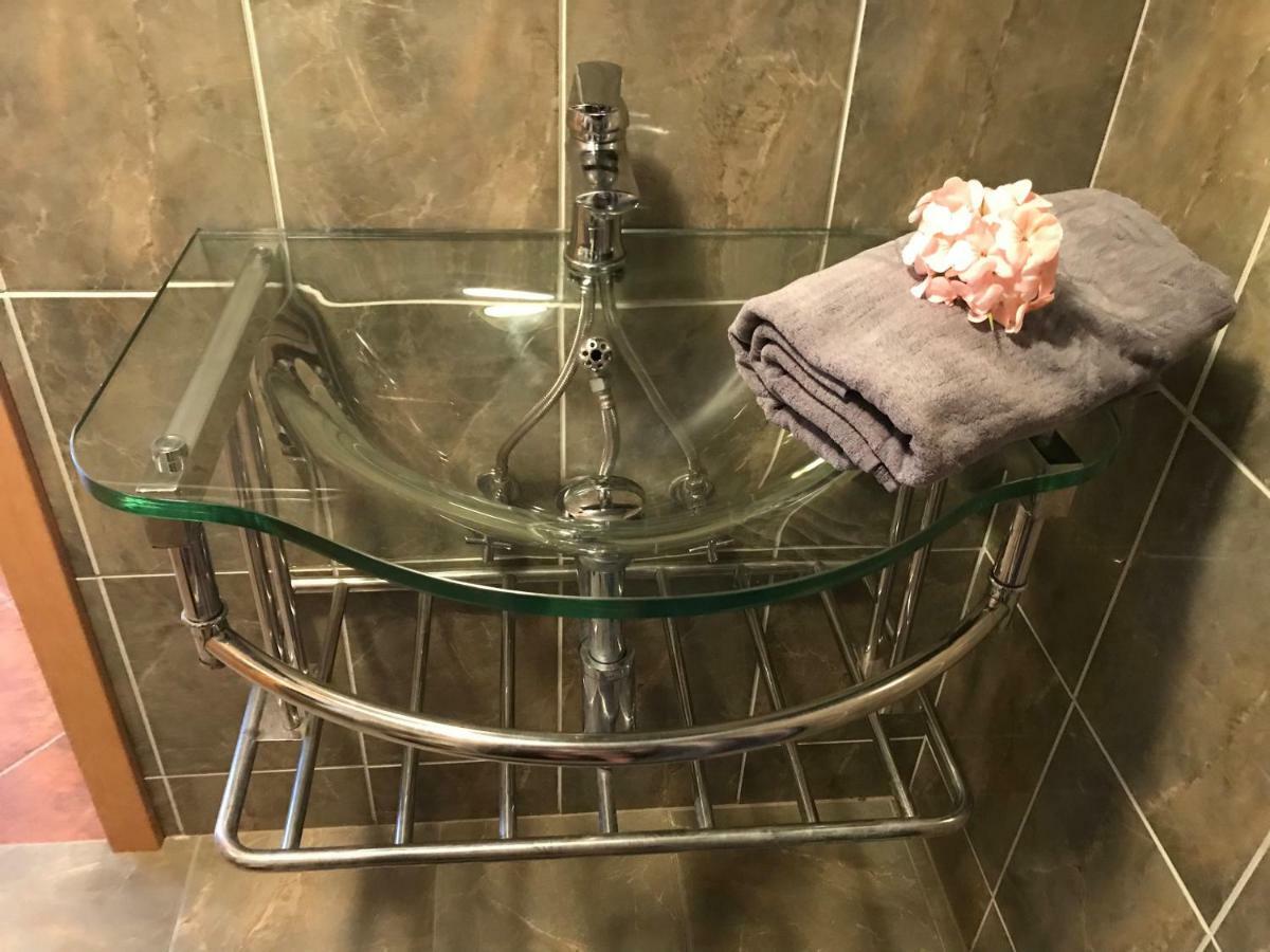 Budyne Apartment Budyne nad Ohri Екстериор снимка