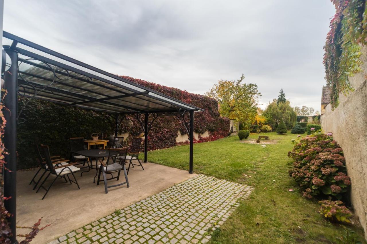 Budyne Apartment Budyne nad Ohri Екстериор снимка
