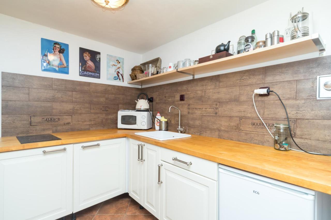 Budyne Apartment Budyne nad Ohri Екстериор снимка