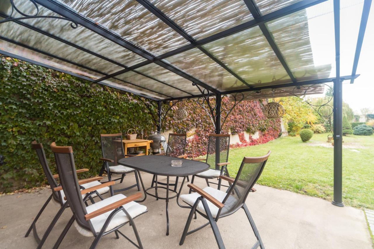 Budyne Apartment Budyne nad Ohri Екстериор снимка