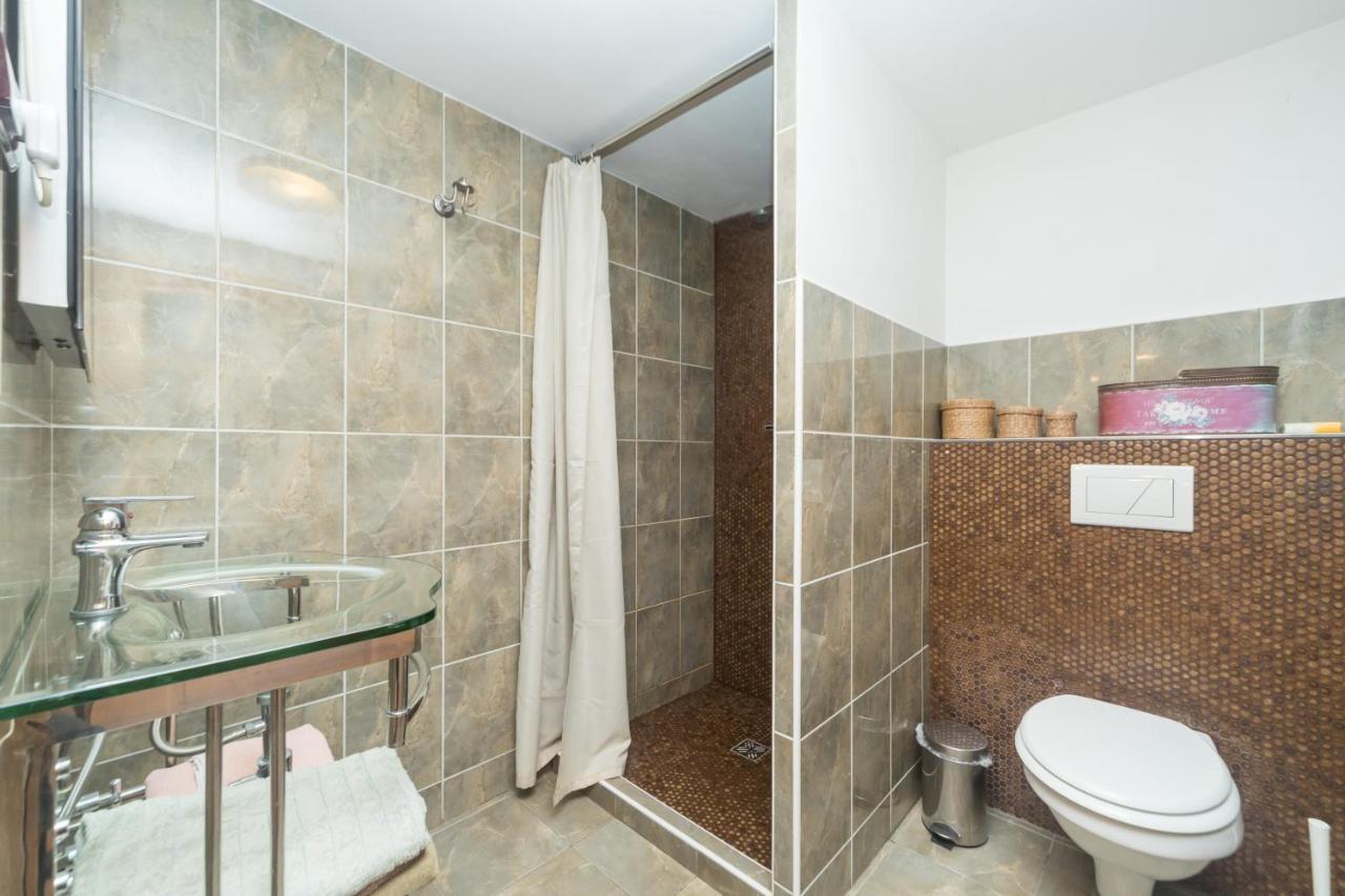 Budyne Apartment Budyne nad Ohri Екстериор снимка