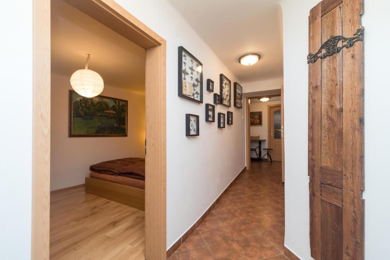 Budyne Apartment Budyne nad Ohri Екстериор снимка