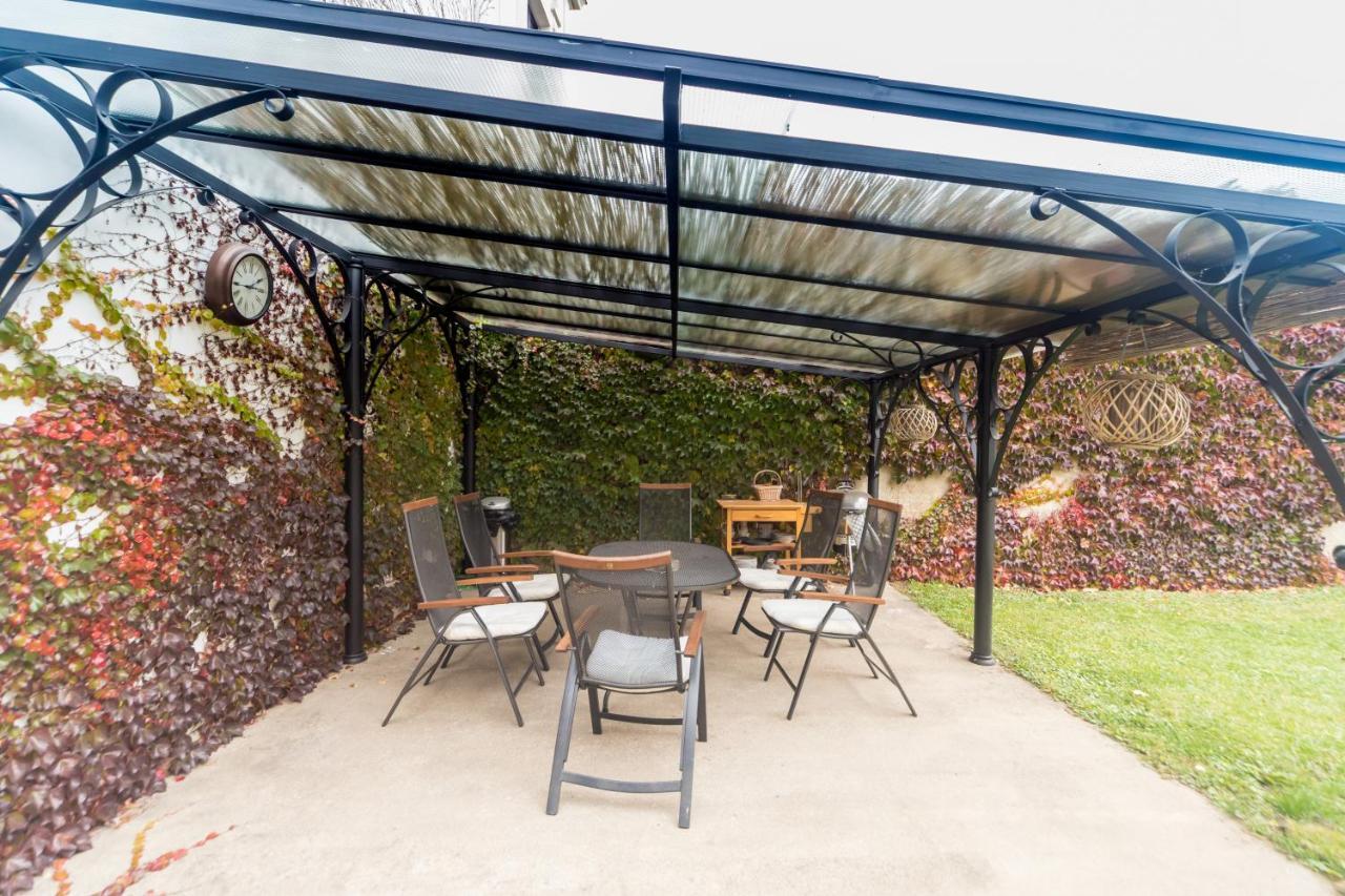 Budyne Apartment Budyne nad Ohri Екстериор снимка