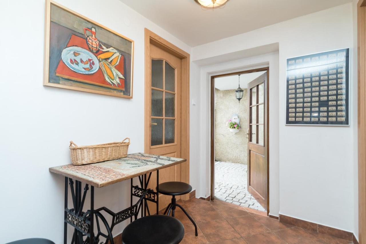 Budyne Apartment Budyne nad Ohri Екстериор снимка
